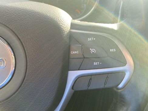 Used 2021 Jeep Grand Cherokee Limited AWD/4WD image 42