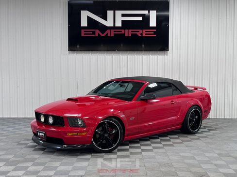 Used 2006 Ford Mustang GT Premium RWD image 3