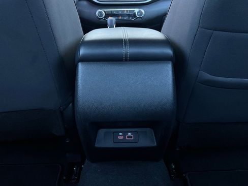 Used 2025 Nissan Altima 2.5 SV image 12