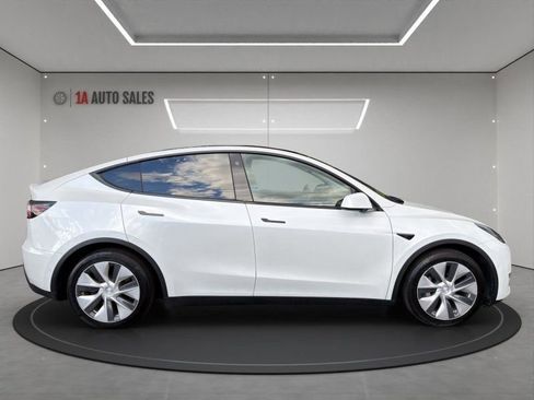 Used 2021 Tesla Model Y Long Range image 6