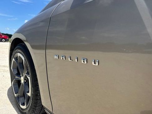 Used 2022 Chevrolet Malibu LT FWD image 8