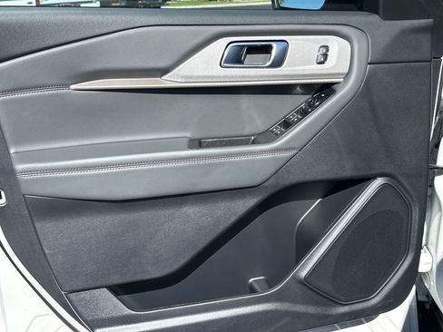 New 2026 Ford Explorer Active image 18