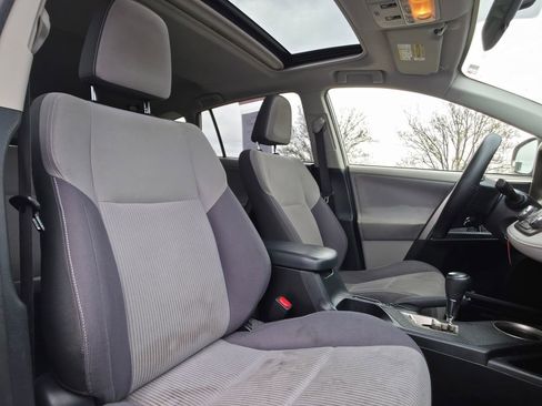 Used 2013 Toyota RAV4 XLE image 28