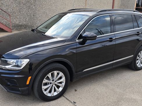 Used 2018 Volkswagen Tiguan SEL image 3