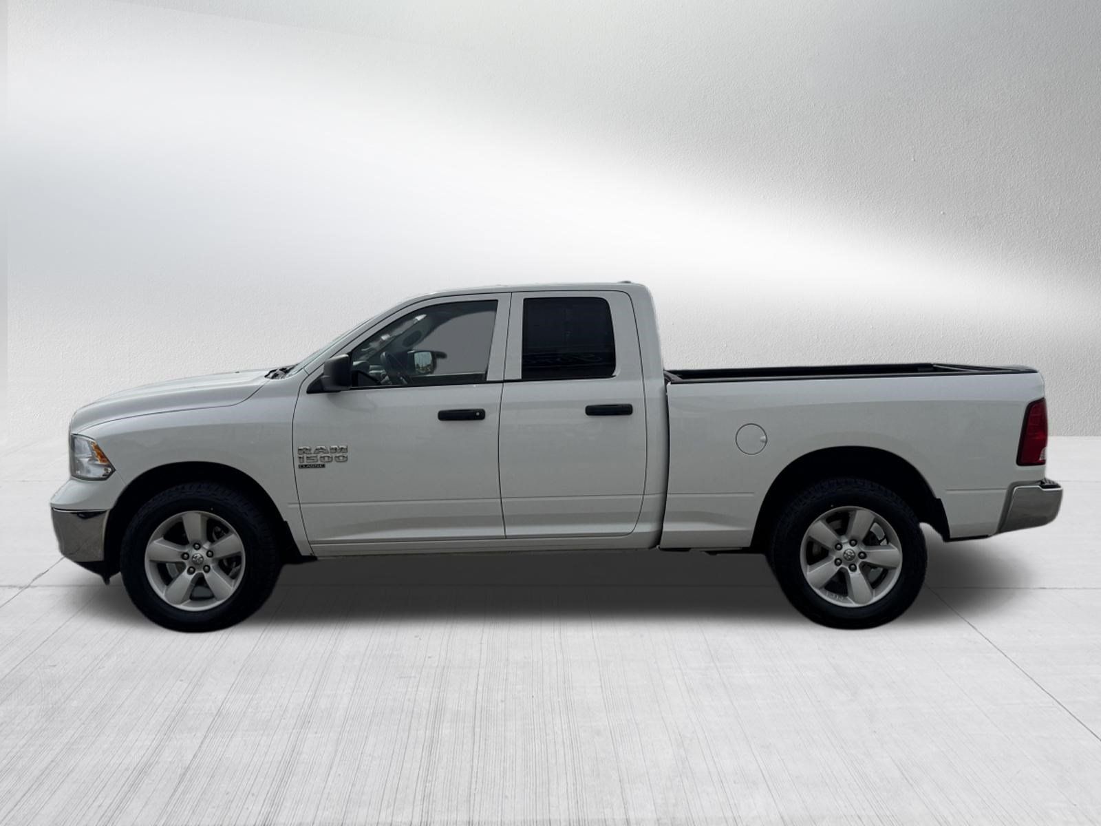 Used 2024 RAM 1500 Classic SLT AWD/4WD image 4