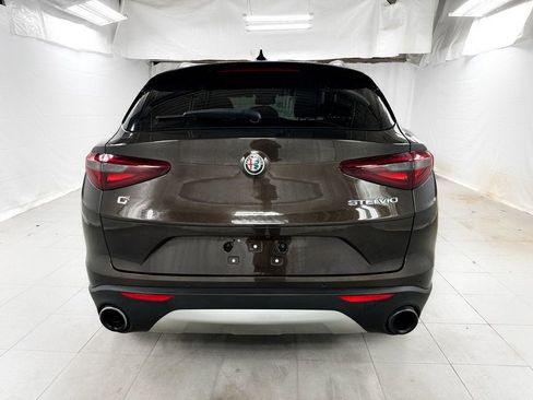 Used 2018 Alfa Romeo Stelvio AWD image 4