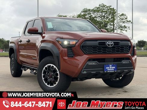 Certified 2025 Toyota Tacoma TRD Off-Road image 2