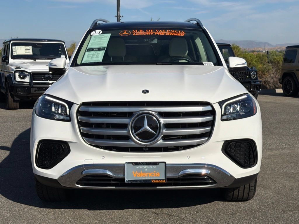 Used 2024 Mercedes-Benz GLS 450 4MATIC image 3