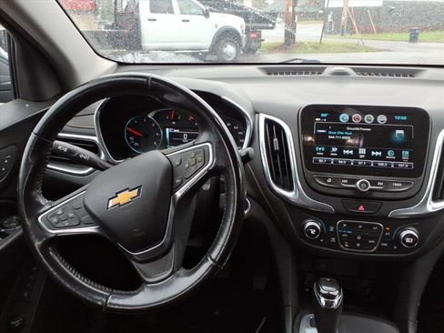 Used 2018 Chevrolet Equinox Premier image 14