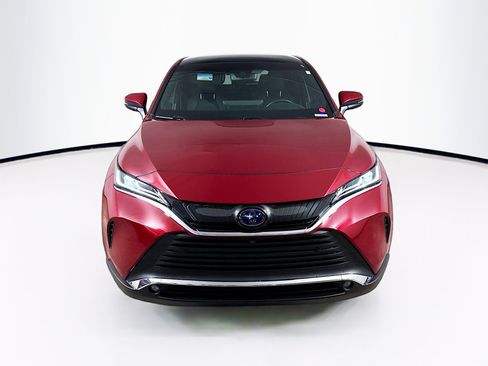 Used 2024 Toyota Venza Limited image 3