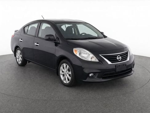 Used 2014 Nissan Versa FWD image 2