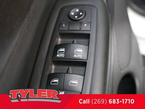 Used 2018 Jeep Grand Cherokee Altitude AWD/4WD image 20