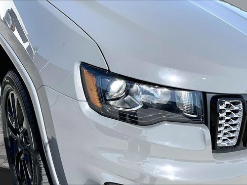 Certified 2022 Jeep Grand Cherokee Laredo X AWD/4WD image 28