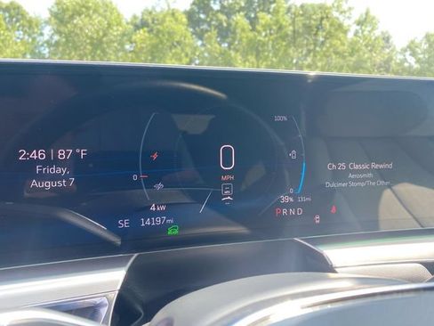 Used 2024 Cadillac Lyriq Luxury RWD image 11