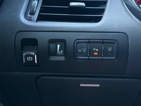 Used 2014 Chevrolet Impala LT w/ Convenience Package FWD image 21