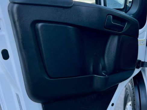 Used 2025 RAM ProMaster 2500 w/ Convenience Group FWD image 13