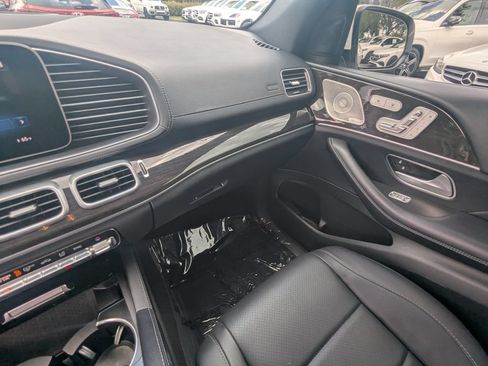 Certified 2023 Mercedes-Benz GLS 450 4MATIC image 4
