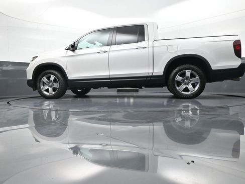 Certified 2025 Honda Ridgeline RTL image 33