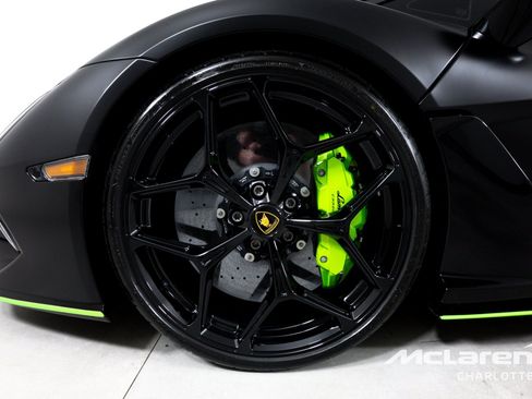 Used 2024 Lamborghini Revuelto AWD/4WD image 30