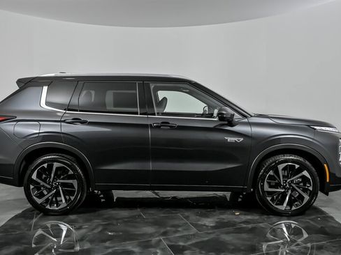 New 2025 Mitsubishi Outlander SEL image 9