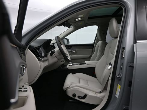 New 2026 Volvo XC90 T8 Ultra w/ Protection Package Premier AWD/4WD image 21