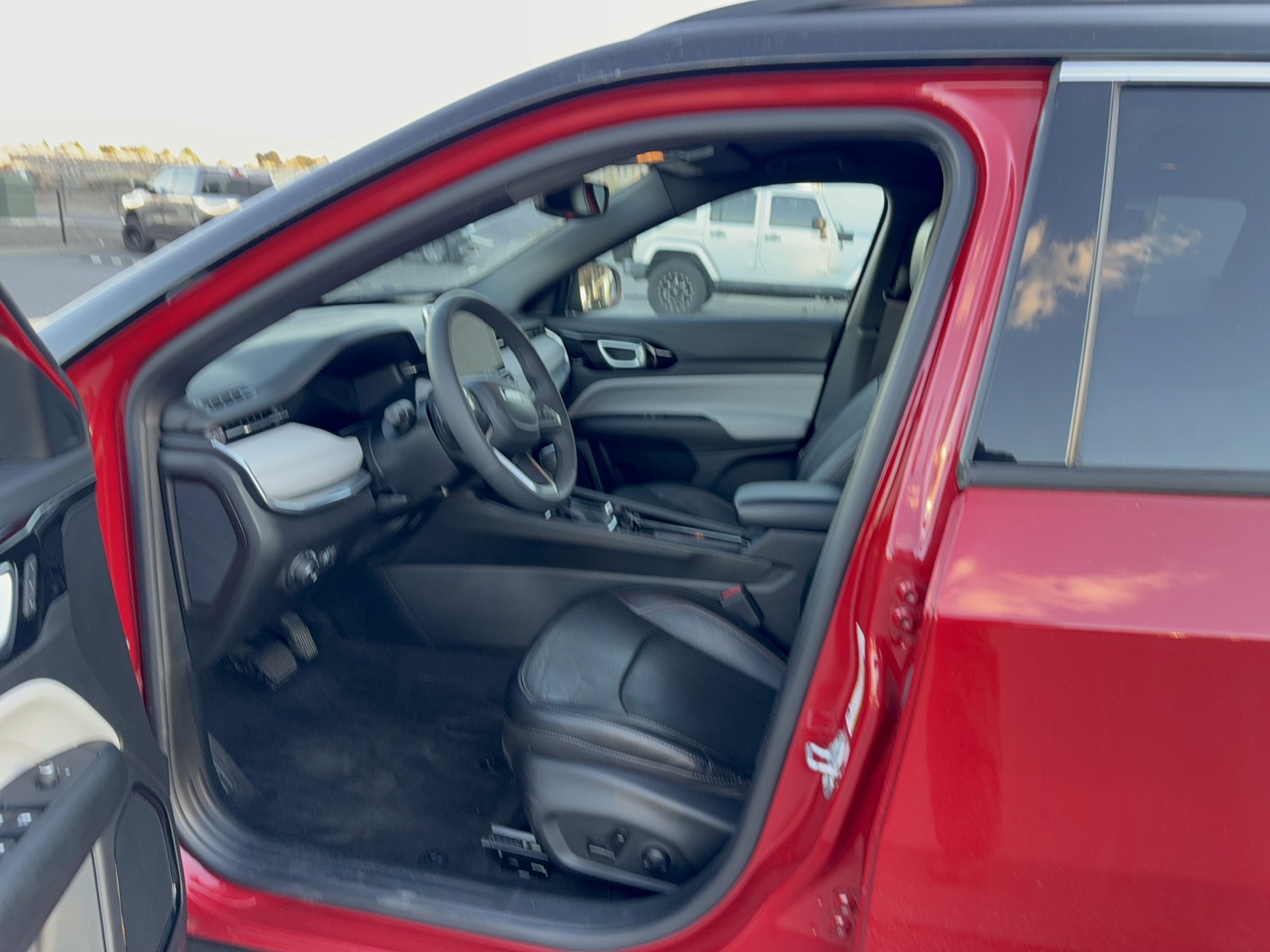 Used 2023 Jeep Compass Limited w/ Elite Group AWD/4WD image 15