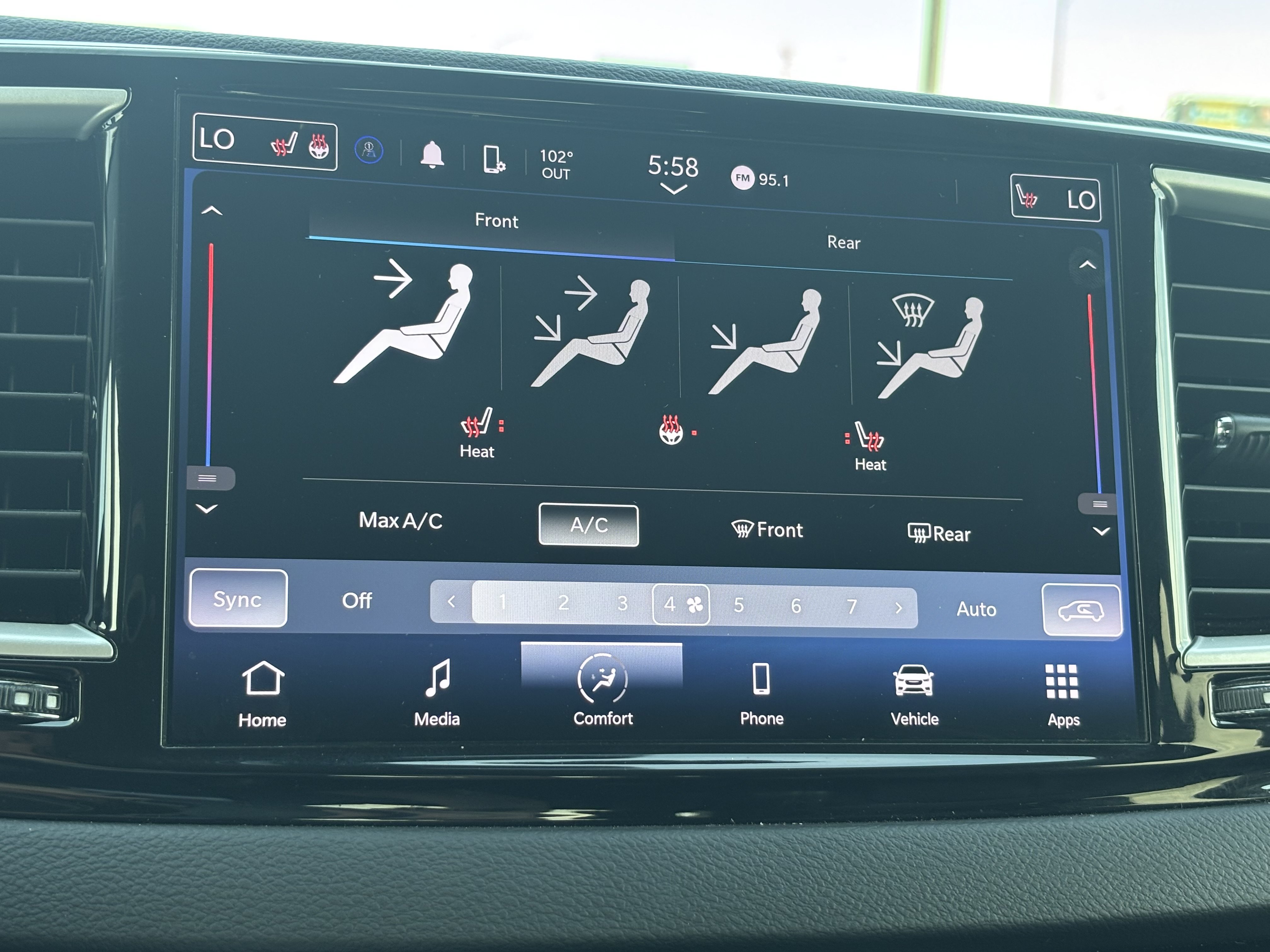 Used 2023 Chrysler Pacifica Touring-L FWD image 15