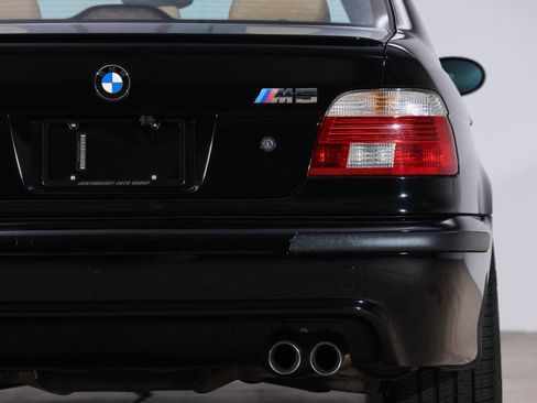 Used 2003 BMW M5 image 26