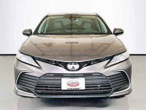 Used 2024 Toyota Camry XLE image 2