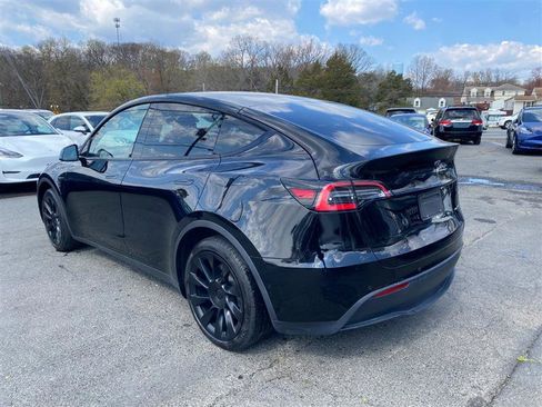 Used 2025 Tesla Model Y Long Range RWD image 3