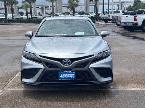 Used 2024 Toyota Camry SE FWD image 2
