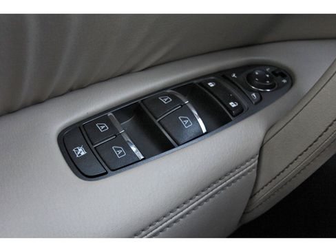 Used 2021 Nissan Armada Platinum image 24