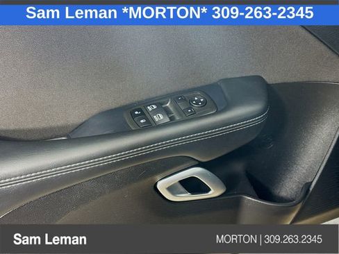 Used 2022 Dodge Challenger GT image 17