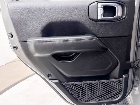 Used 2022 Jeep Wrangler Unlimited Sahara image 30