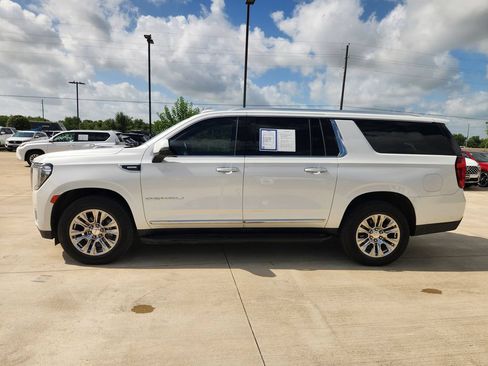 Used 2021 GMC Yukon XL Denali AWD/4WD image 6