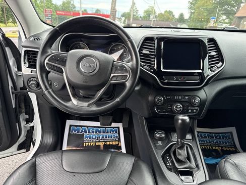 Used 2019 Jeep Cherokee Limited AWD/4WD image 14