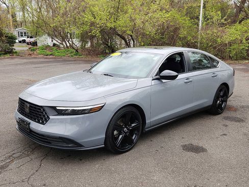 Used 2024 Honda Accord Sport image 3