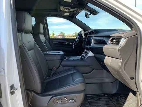 Used 2021 GMC Yukon Denali w/ Denali Ultimate Package AWD/4WD image 21