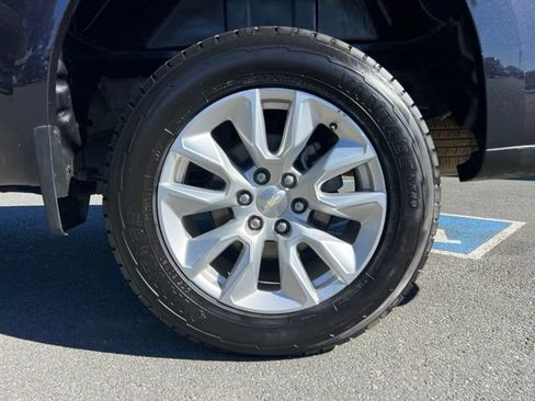 Used 2022 Chevrolet Silverado 1500 Custom AWD/4WD image 9