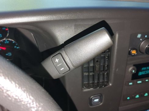 Used 2025 Chevrolet Express 2500 w/ Driver Convenience Package RWD image 15
