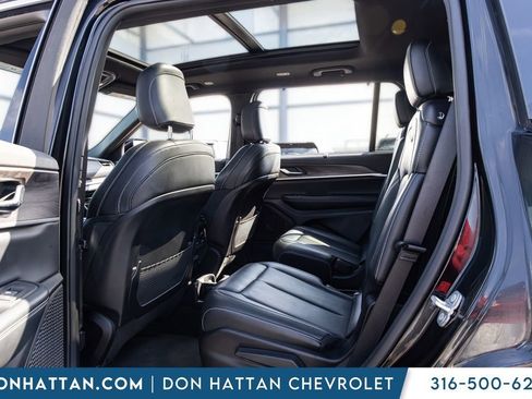 Used 2024 Jeep Grand Cherokee L Limited w/ Luxury Tech Group II image 19