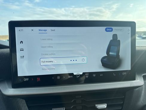 Certified 2025 Ford Explorer Platinum w/ LUX Leather Package image 7