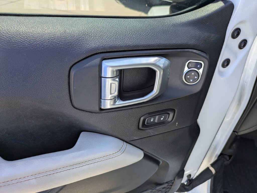 Used 2023 Jeep Gladiator Overland AWD/4WD image 6