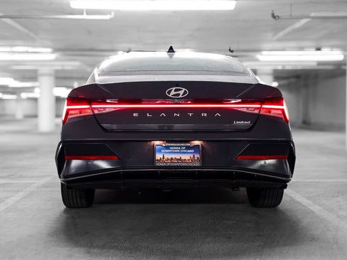 Used 2024 Hyundai Elantra Limited image 8