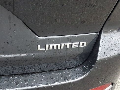 Used 2023 Jeep Grand Cherokee Limited image 29