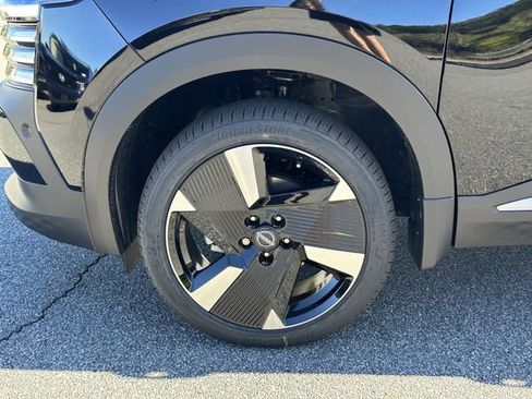 New 2026 Nissan Kicks SR FWD image 21