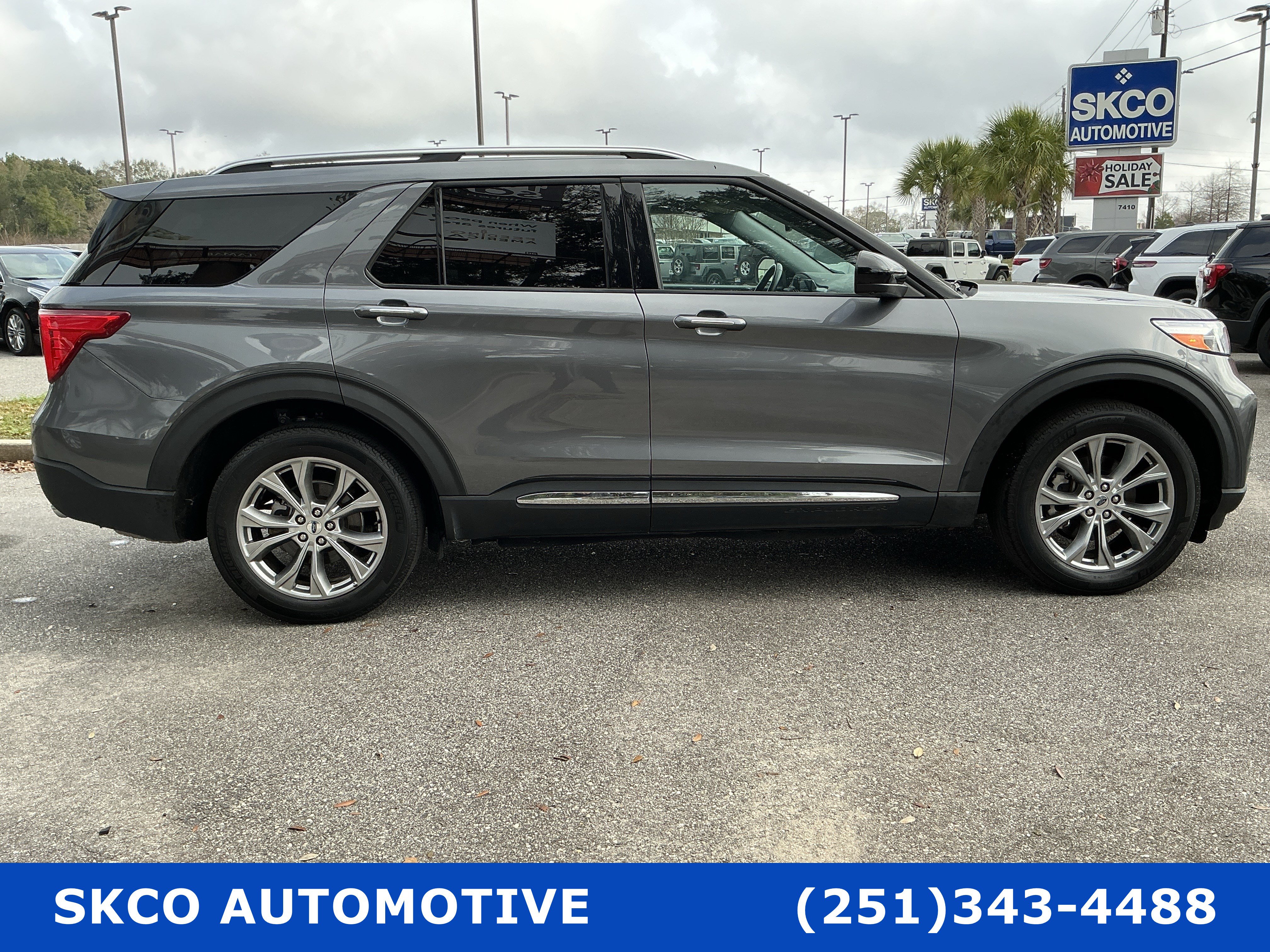 Used 2022 Ford Explorer Limited AWD/4WD image 6