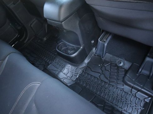 Used 2014 Jeep Wrangler Unlimited Rubicon w/ Connectivity Group image 43