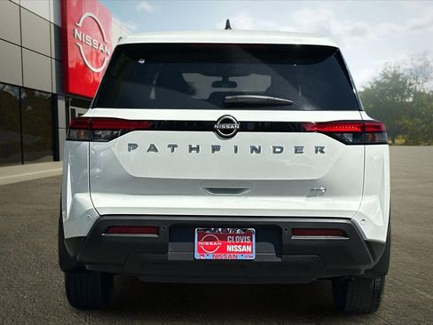 New 2025 Nissan Pathfinder S image 8