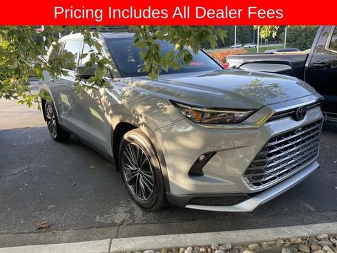 Used 2026 Toyota Grand Highlander AWD Hybrid image 12